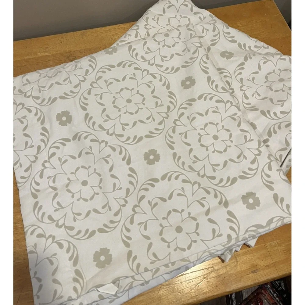 2 Pottery Barn Kids Circle Floral Leaf‎ White Tan Blackout Curtain Panel 44x84